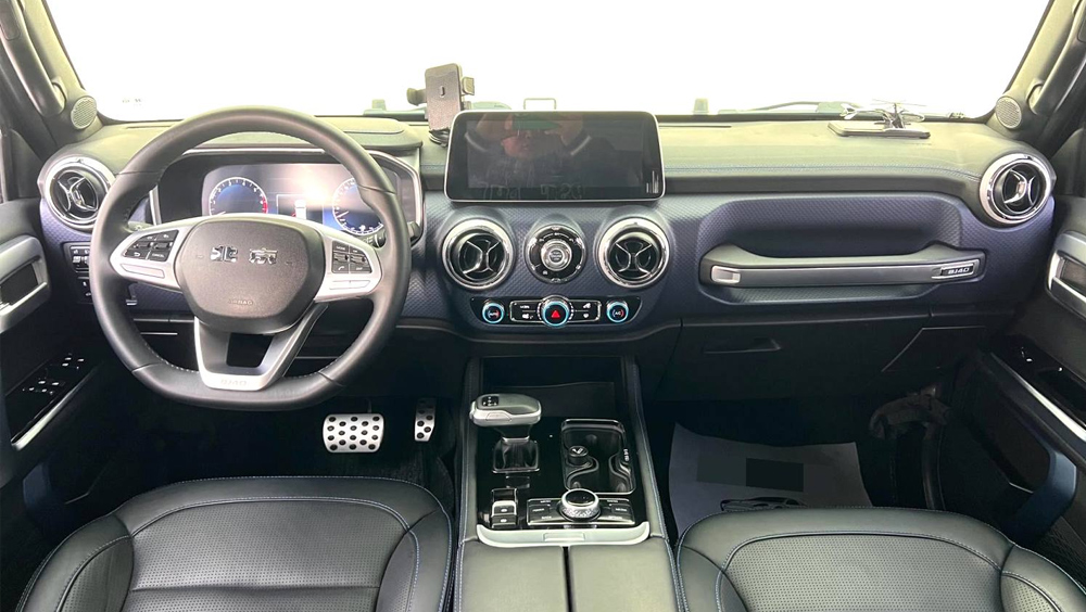 2020款 北京BJ40 2.0T 四驱城市猎人版侠客型 自动挡-4