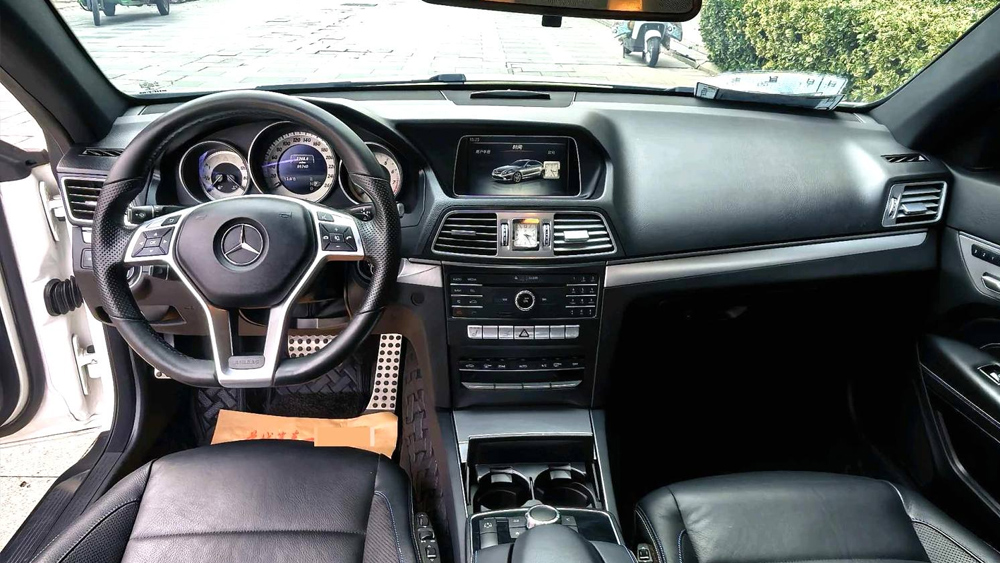 奔驰E级 E200 Coupe 2.0T 灵动版 自动挡-1