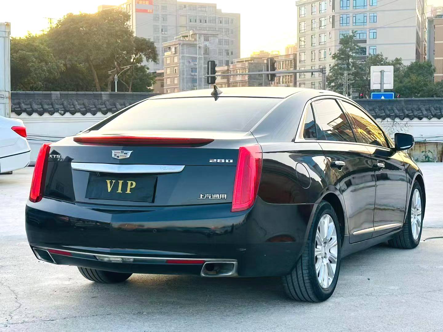 凯迪拉克 2016款 XTS 2.0T 28T 豪华型 批发价5.68万-4