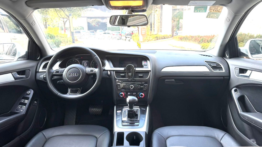 奥迪A4L 2.0TFSI 无级 35TFSI 技术型 自动挡-3